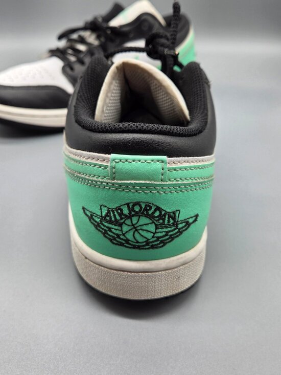 Air Jordan\'s Men\'s size 8 Mint Green and Black